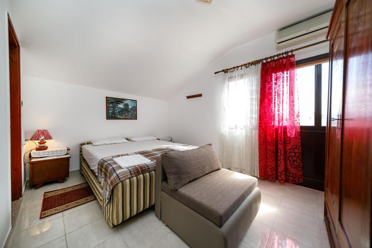Ferienwohnung Marie I Nikola Krk Town Exterior foto