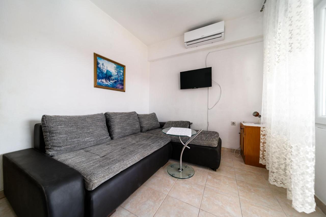 Ferienwohnung Marie I Nikola Krk Town Exterior foto