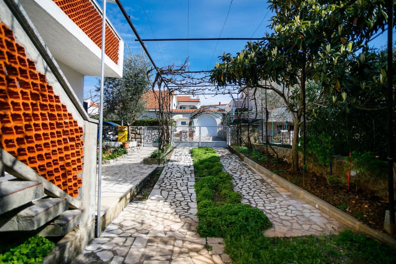 Ferienwohnung Marie I Nikola Krk Town Exterior foto