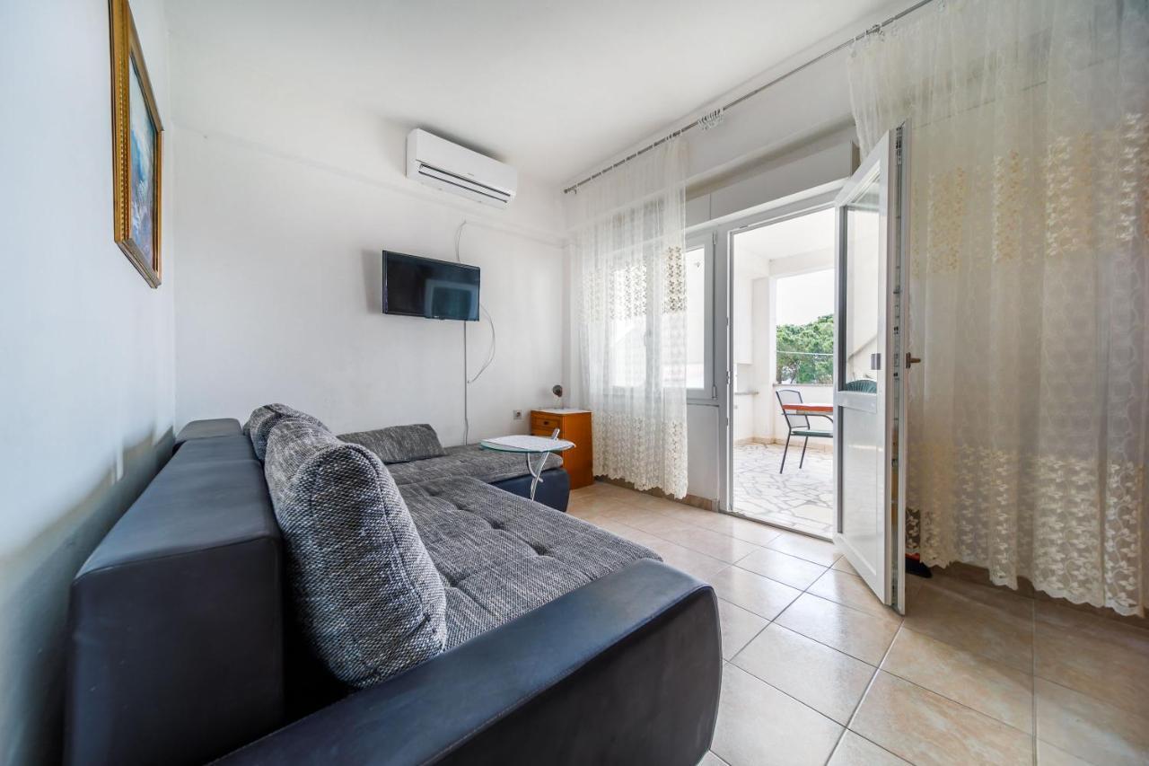 Ferienwohnung Marie I Nikola Krk Town Exterior foto