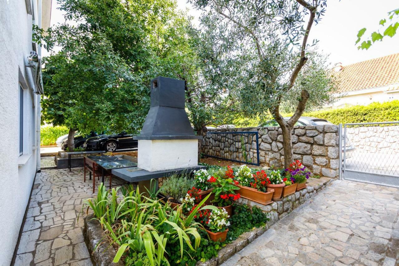 Ferienwohnung Marie I Nikola Krk Town Exterior foto