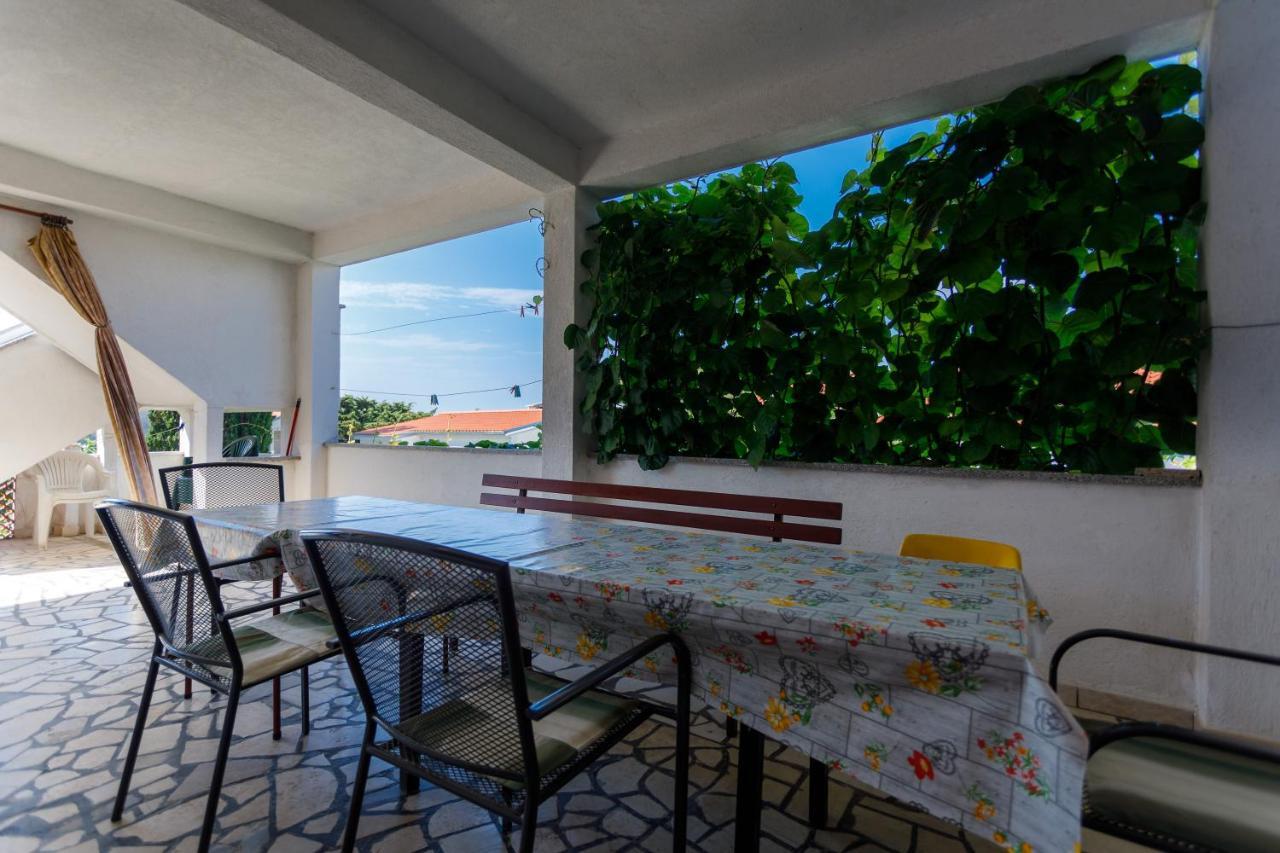 Ferienwohnung Marie I Nikola Krk Town Exterior foto